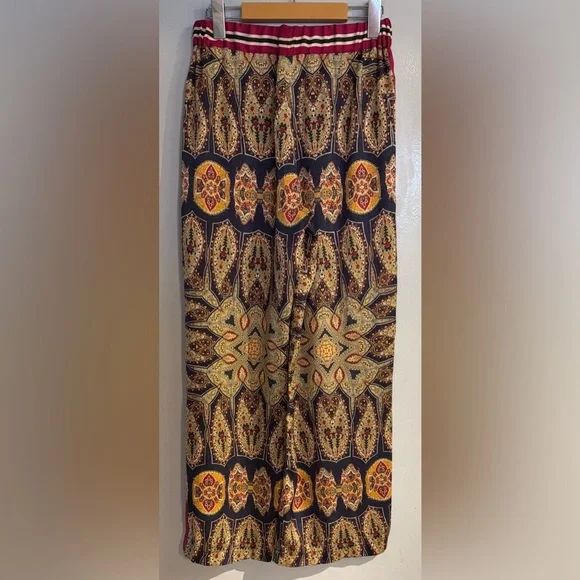 Zara| Fancy Red & Gold Scarf Print Wide Leg Silky Pull-on Pants Sz XS - Picture 4 of 6